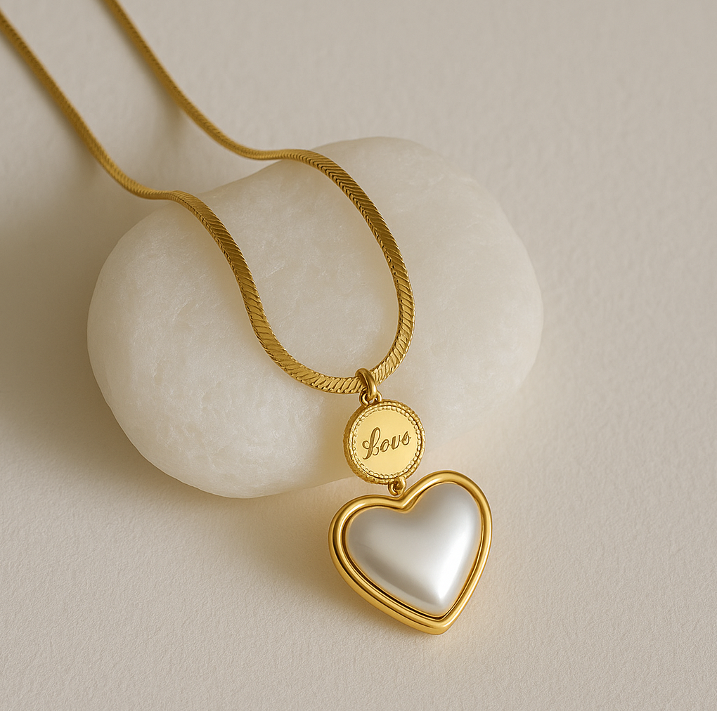 Pearl Heart Necklace Main image