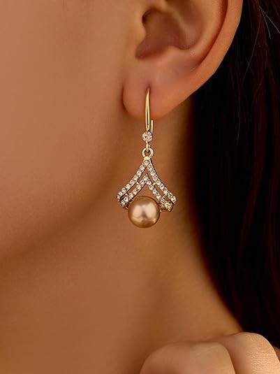 Fan Pearl Earrings Secondary image