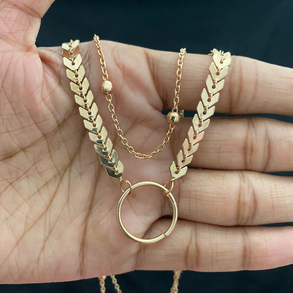 Arrow Loop Necklace