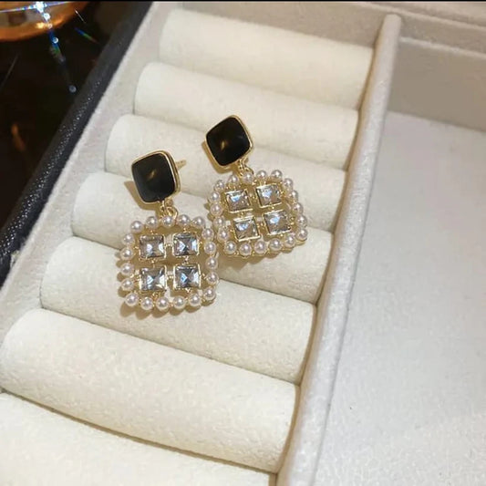 Black & White Pearl Glam Earrings