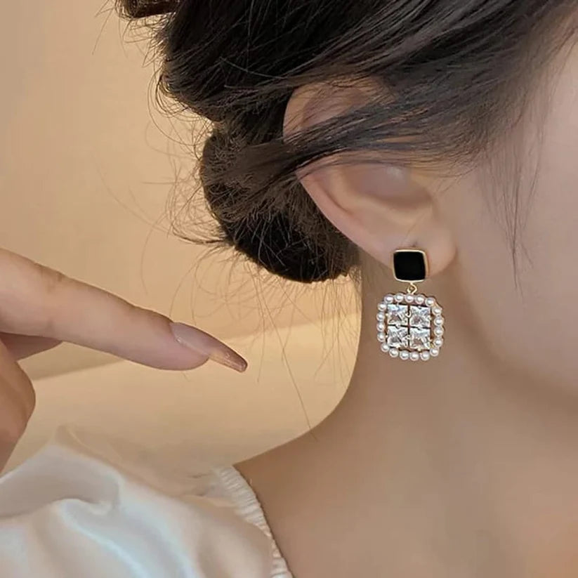 Black & White Pearl Glam Earrings