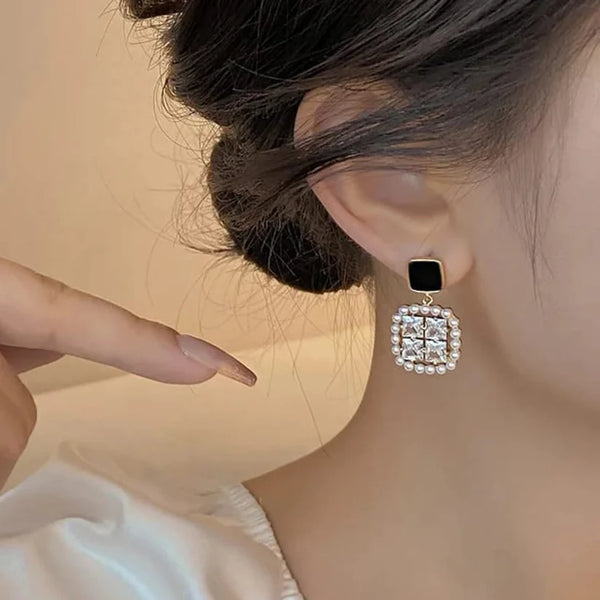 Black & White Pearl Glam Earrings