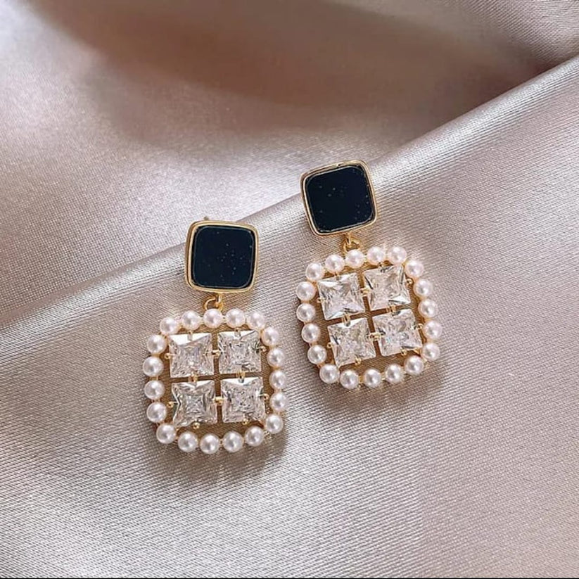 Black & White Pearl Glam Earrings