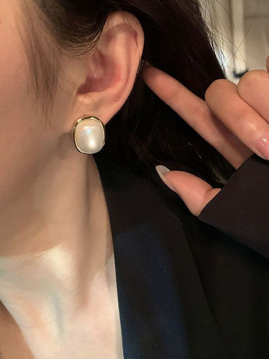 Halo Pearl Earrings