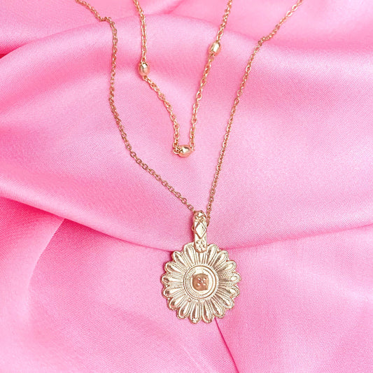 Elegant Floral Pendant Necklace