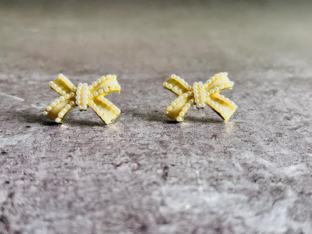 Pearl Bow Earring