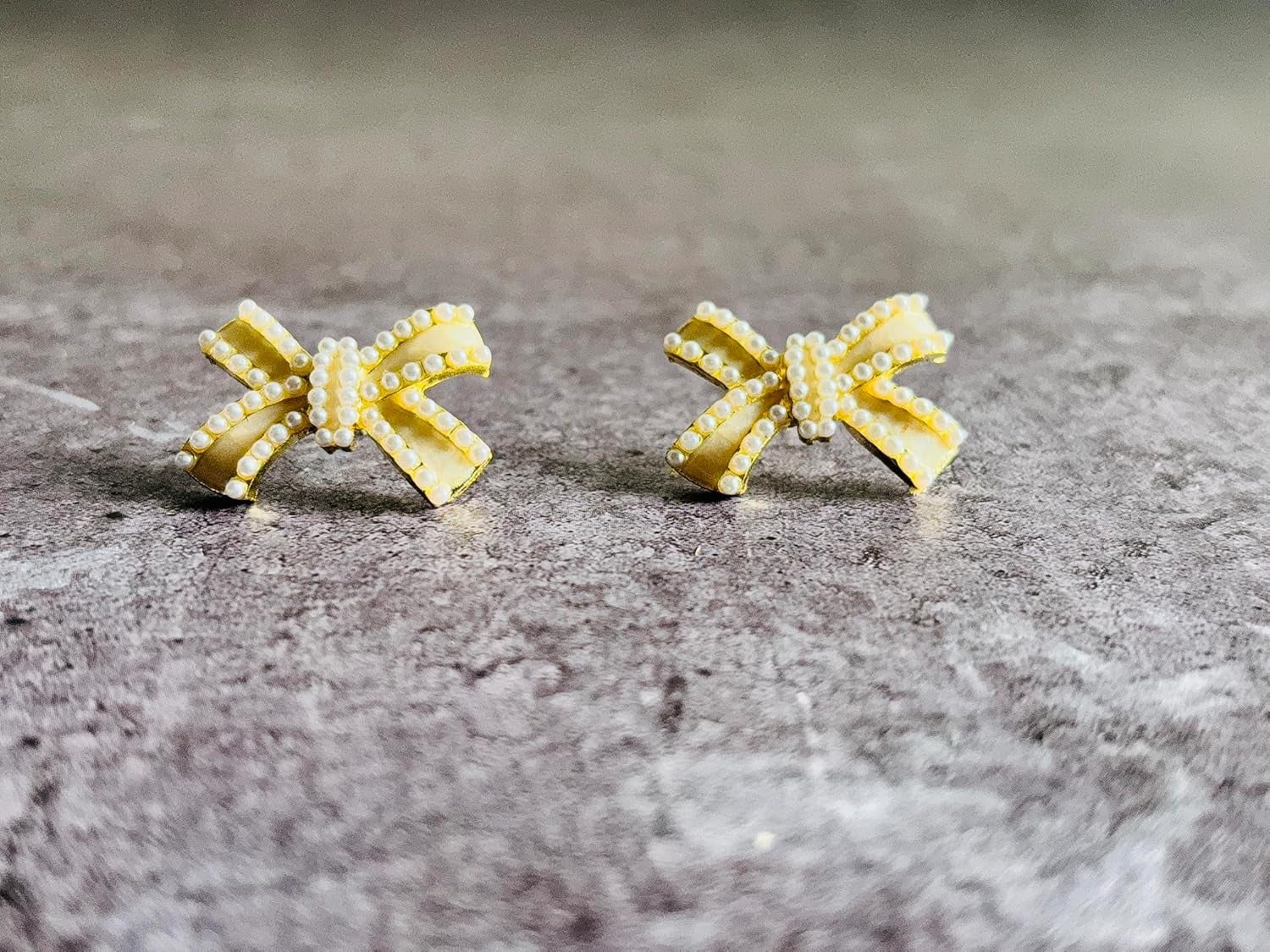Pearl Bow Earring