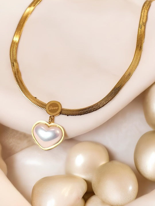 Pearl Heart Necklace Secondary image