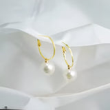 gold-toned hoop earrings