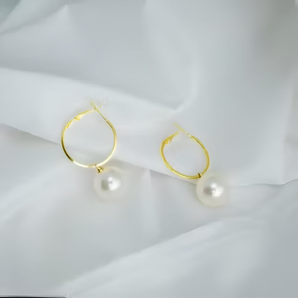 gold-toned hoop earrings