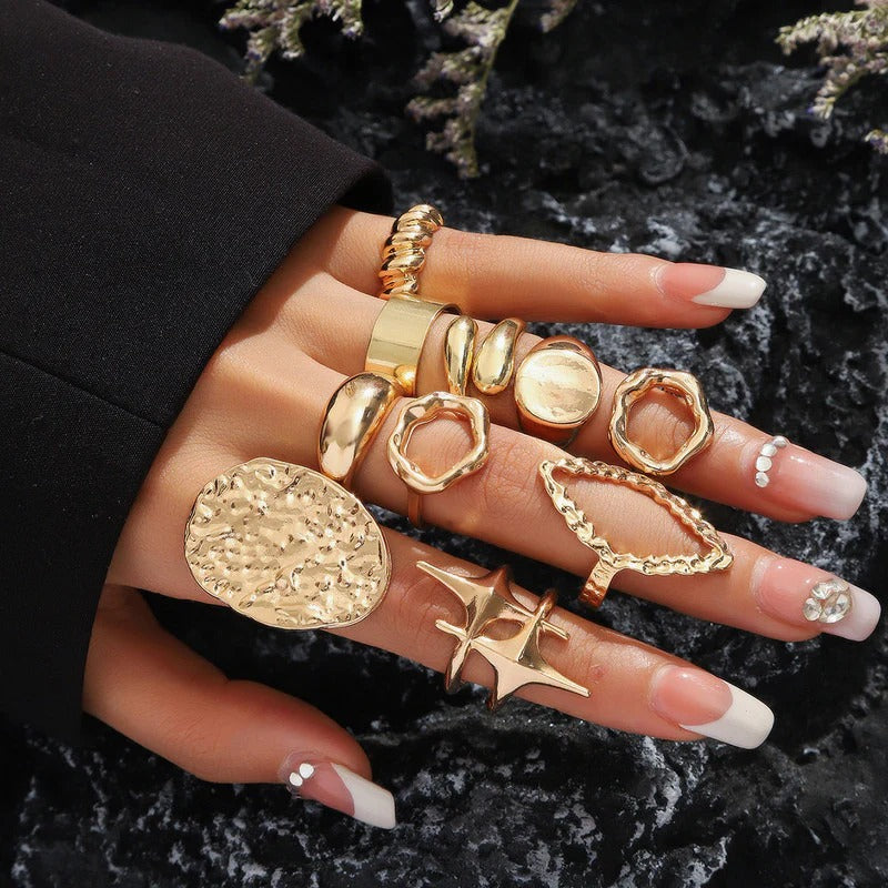Sculpted Gold Ring Set Main image