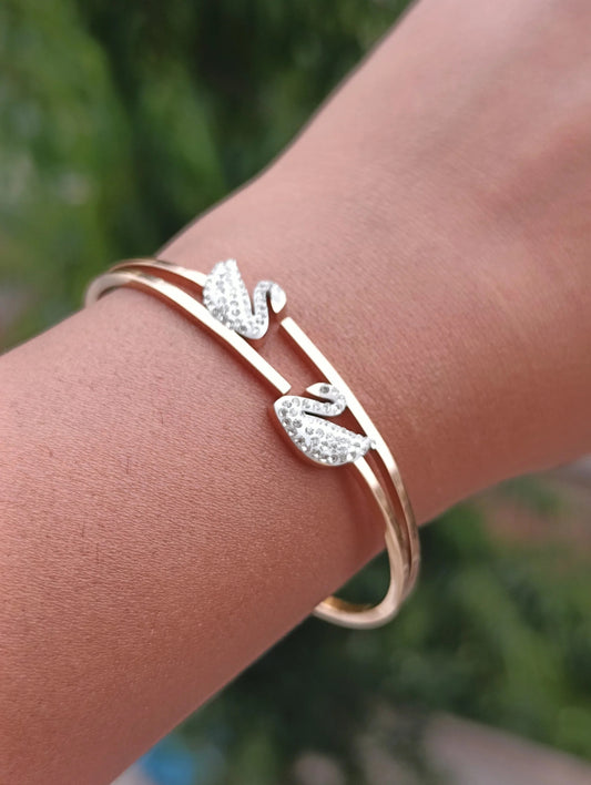 Swan Sparkle Bracelet