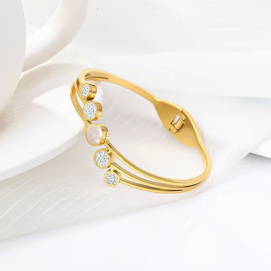 Orbit Pearl Bracelet