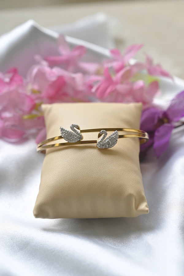 Swan Sparkle Bracelet