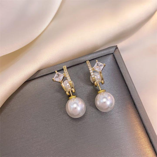 Crystal Pearl Drop Earring