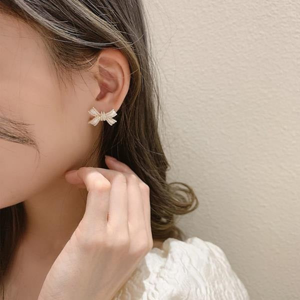 Pearl Bow Earring