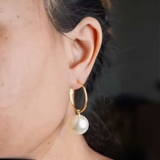 gold-toned hoop earrings